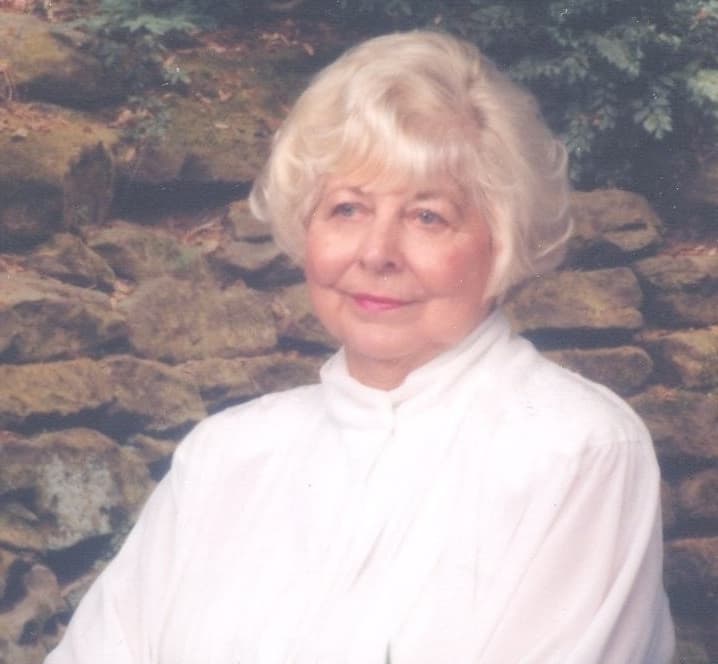 Photo of Lois