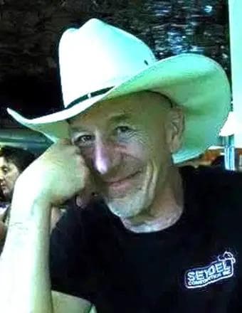 Photo of Lee
