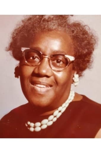 Photo of Estelle